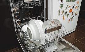 Як влаштовані корзини для посудомийної машини